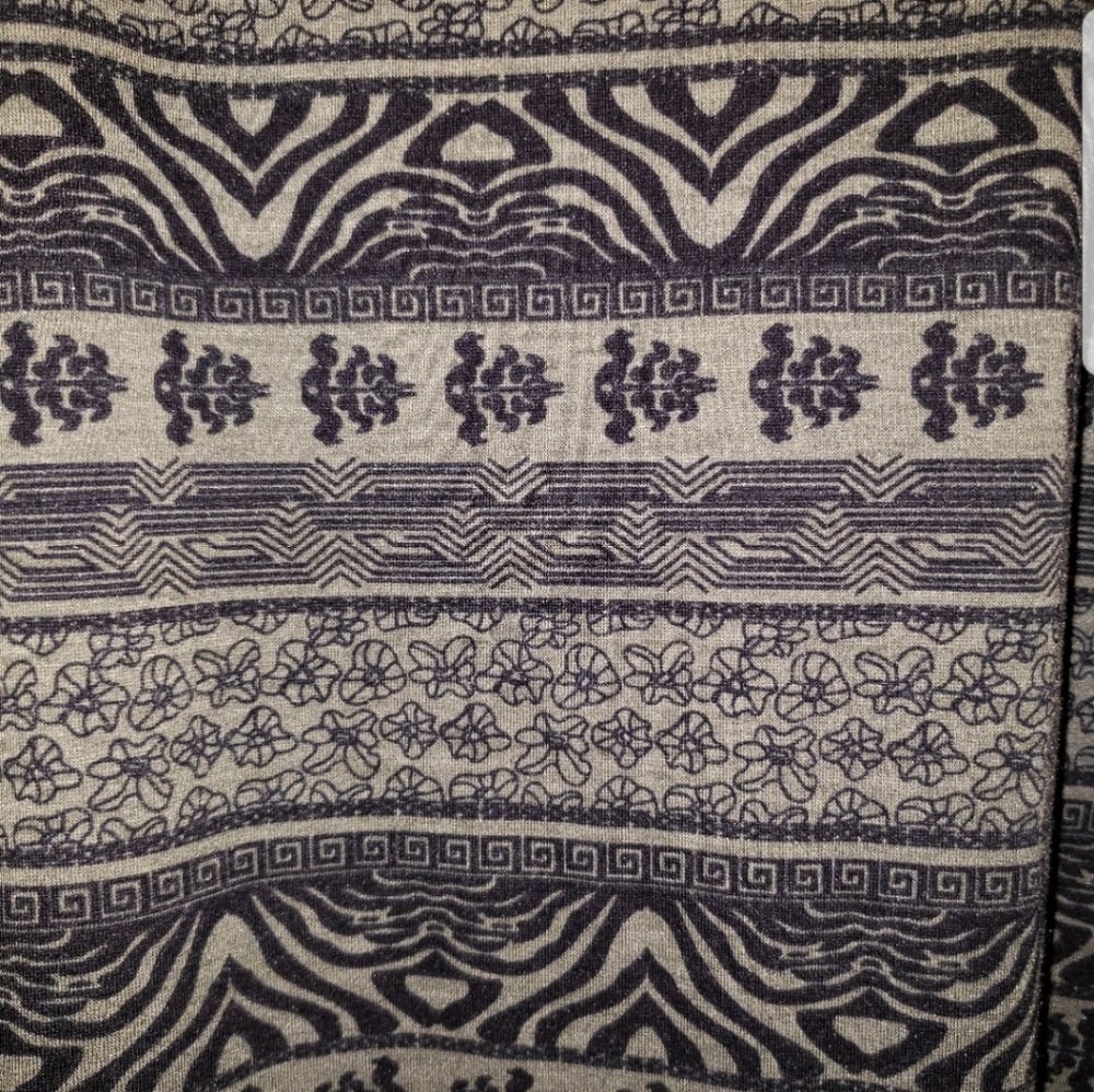 Hype Black Green Paisley Lace back Tank Top. - Picture 4 of 5